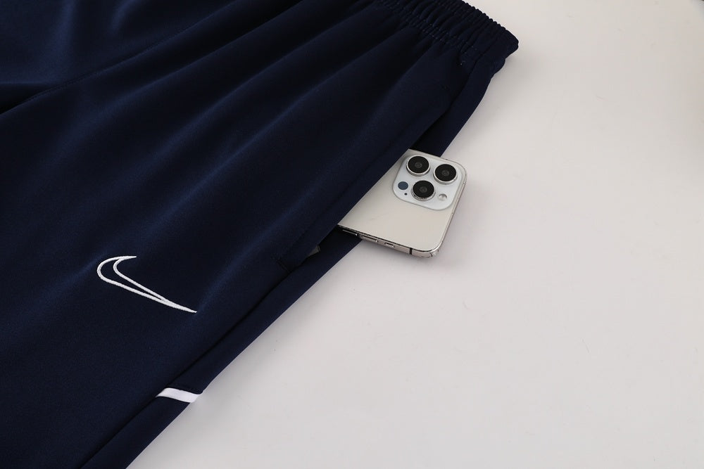 Tuta Sport blu royal colletto scuro