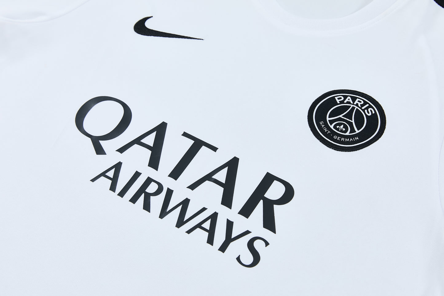 Paris Saint Germain Bianco completo 26-27