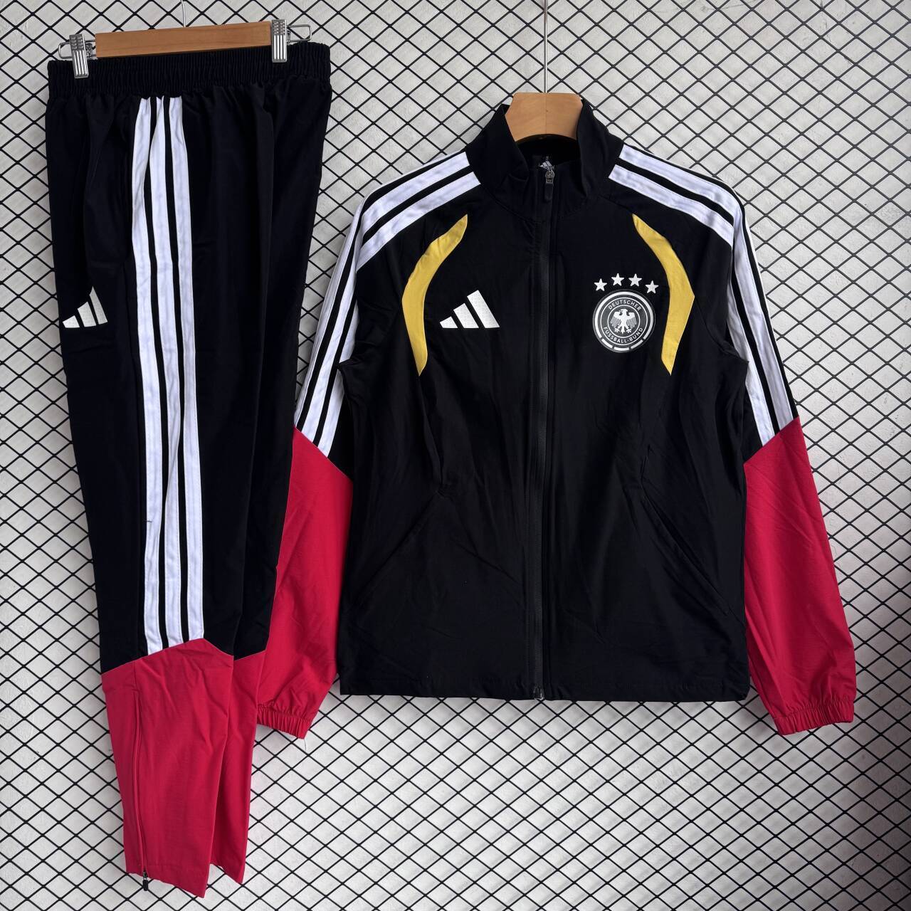 Tuta Germania 25-26