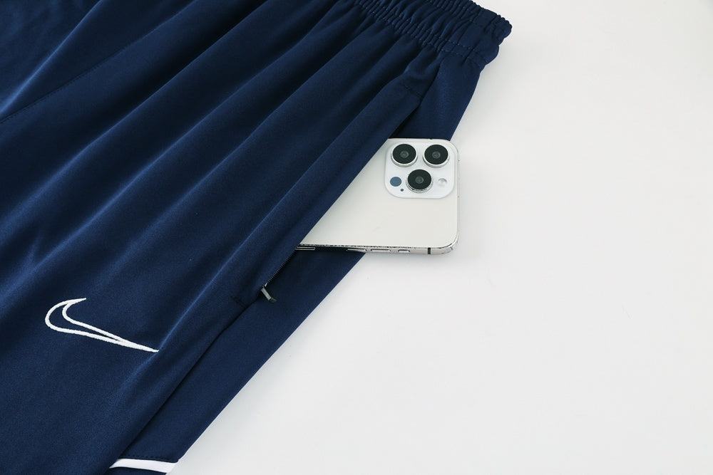 Tuta Sport blu colletto scuro