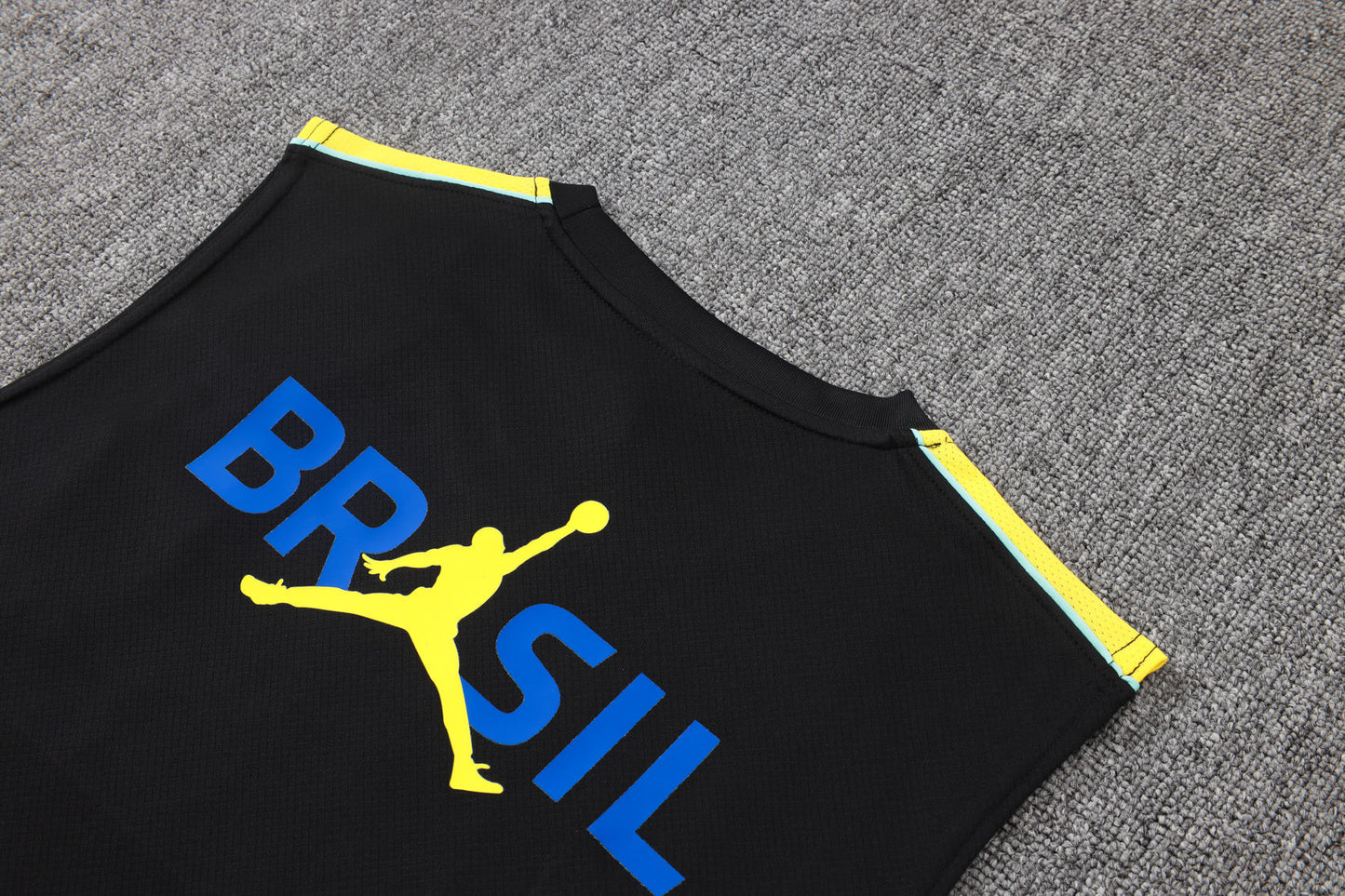 Brasil special black-yellow completo 2026-2027 con canottiera