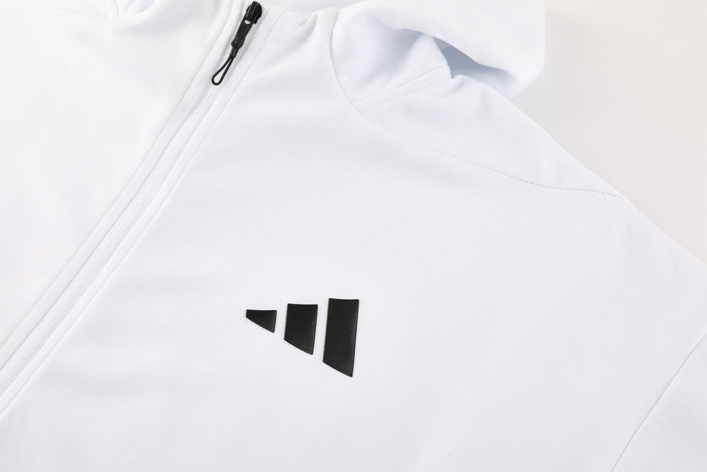 Tuta Sport con cappuccio bianco