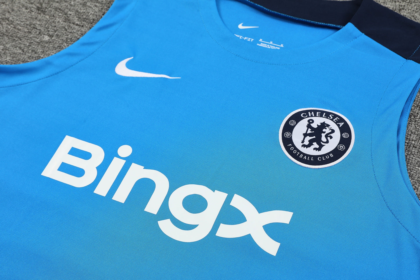 Chelsea azzurro completo con canottiera