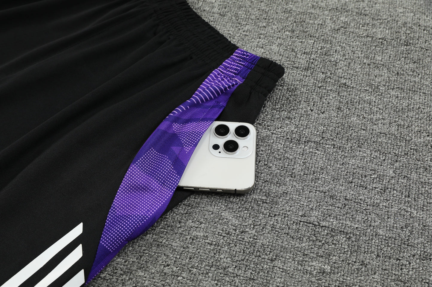Real madrid whyte and black completo con canottiera