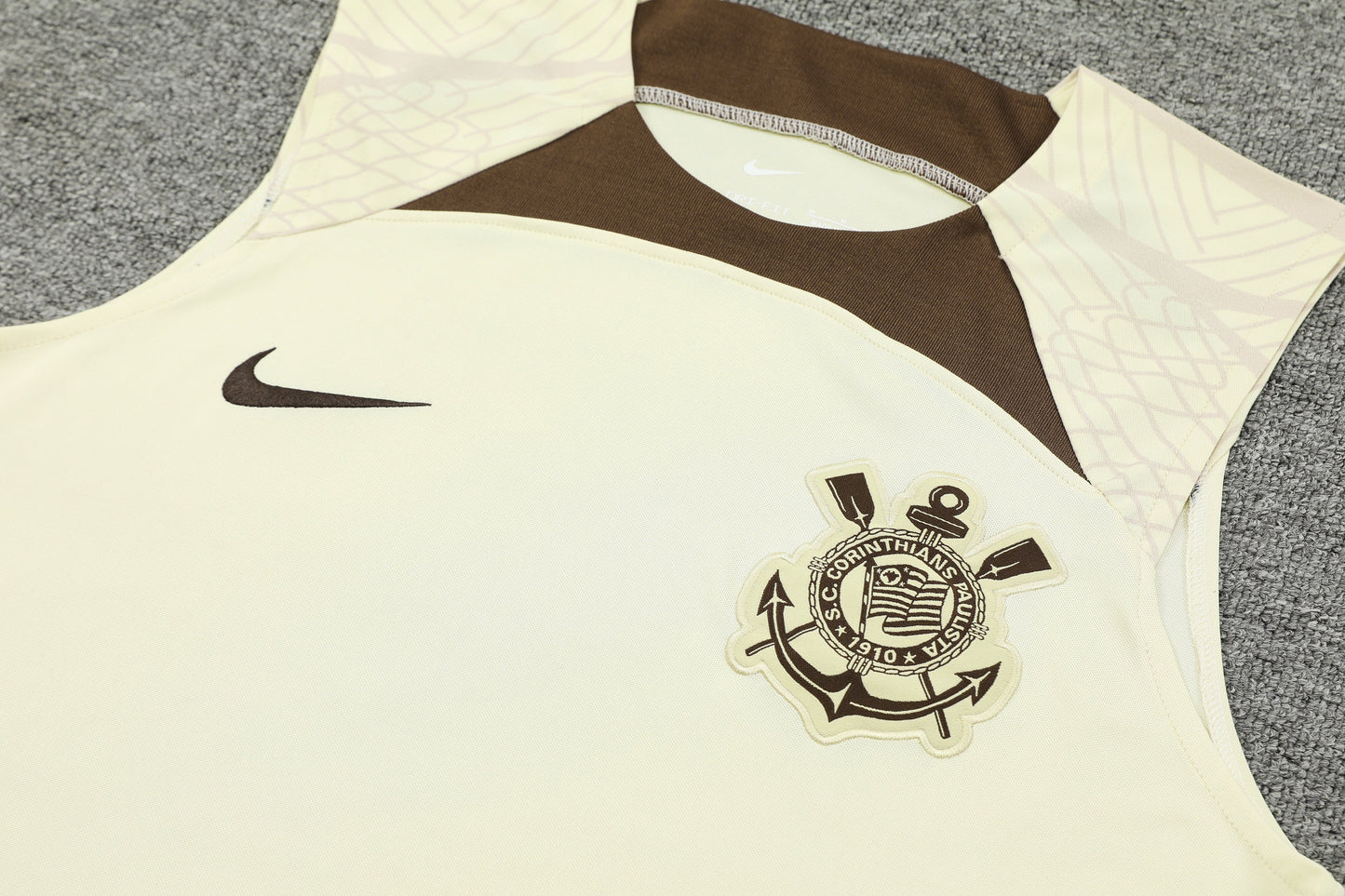 Corinthians beige completo con canottiera