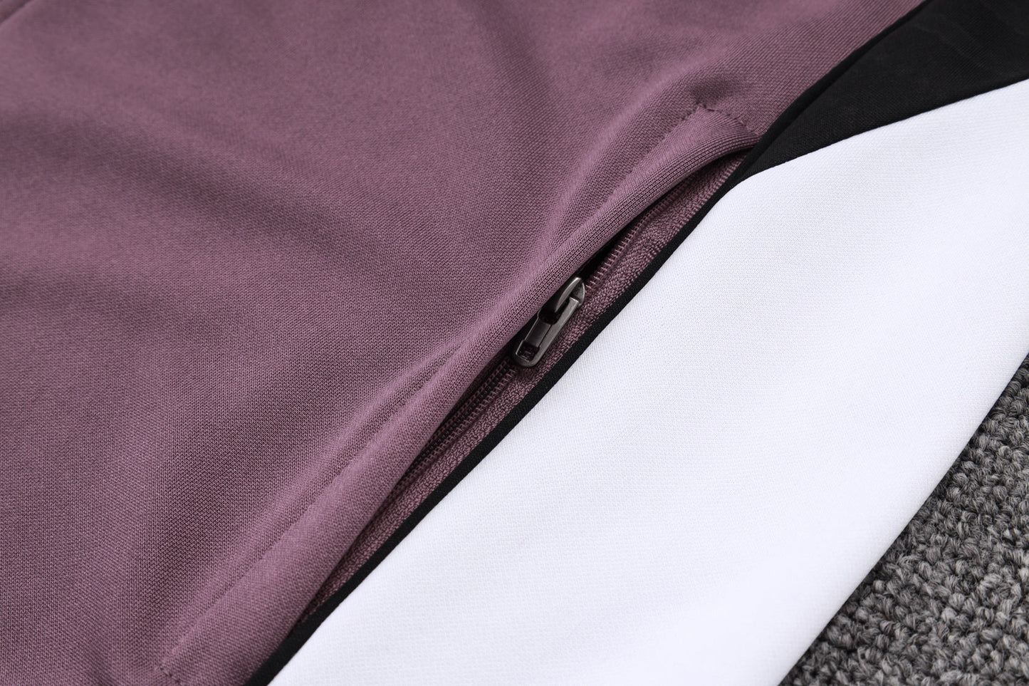 Tuta Manchester United prugna zip intera 2025/26