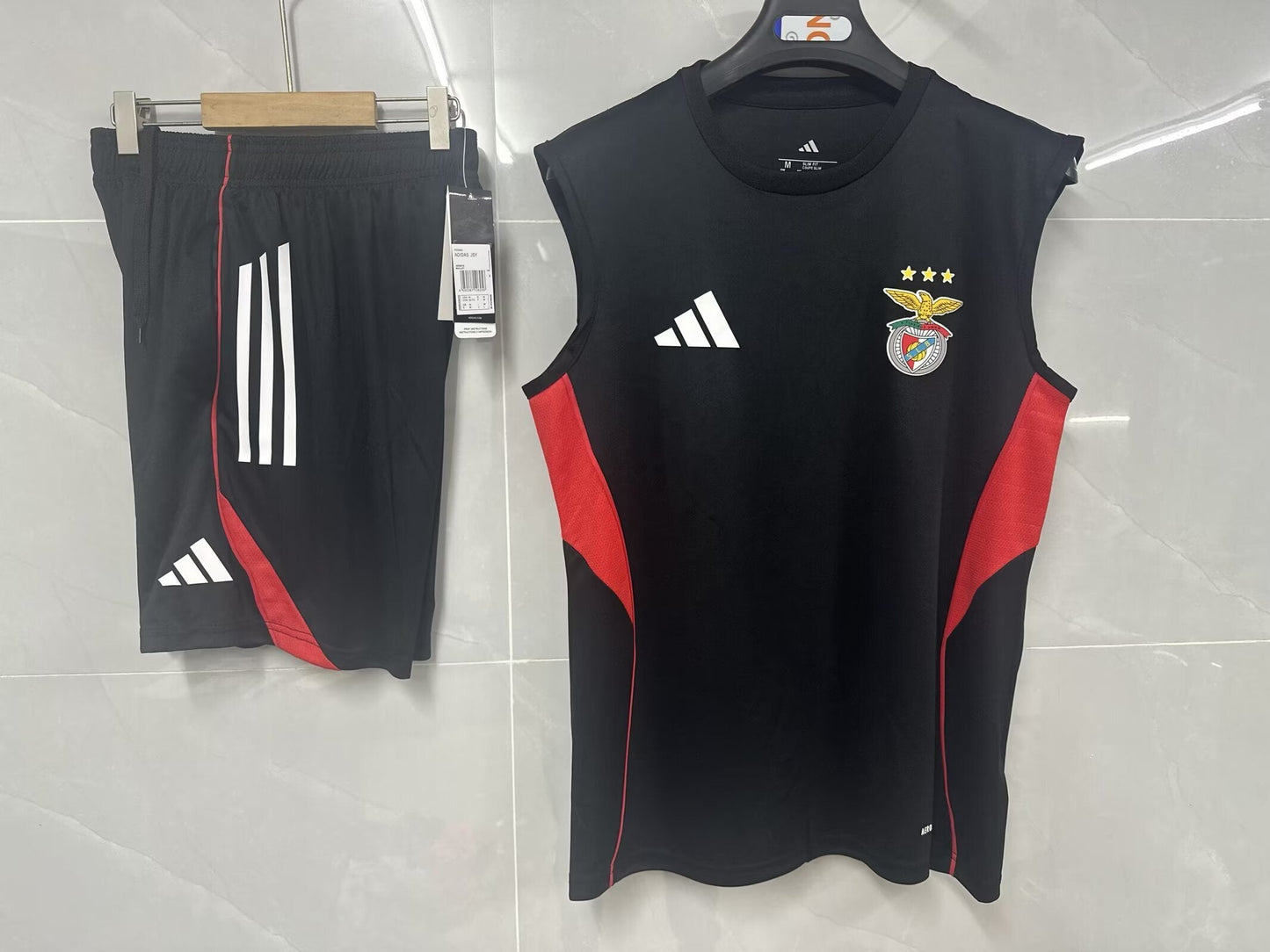 Benfica completo con canottiera 2025/26