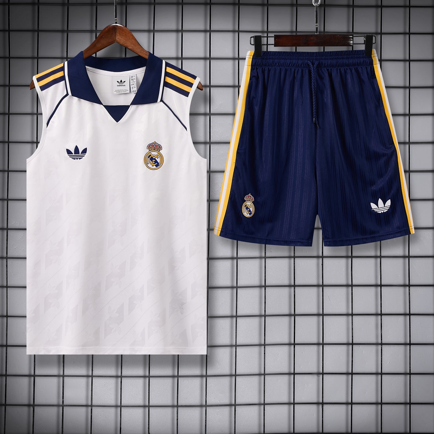 Real Madrid completo 2026-2027 con canottiera bianco