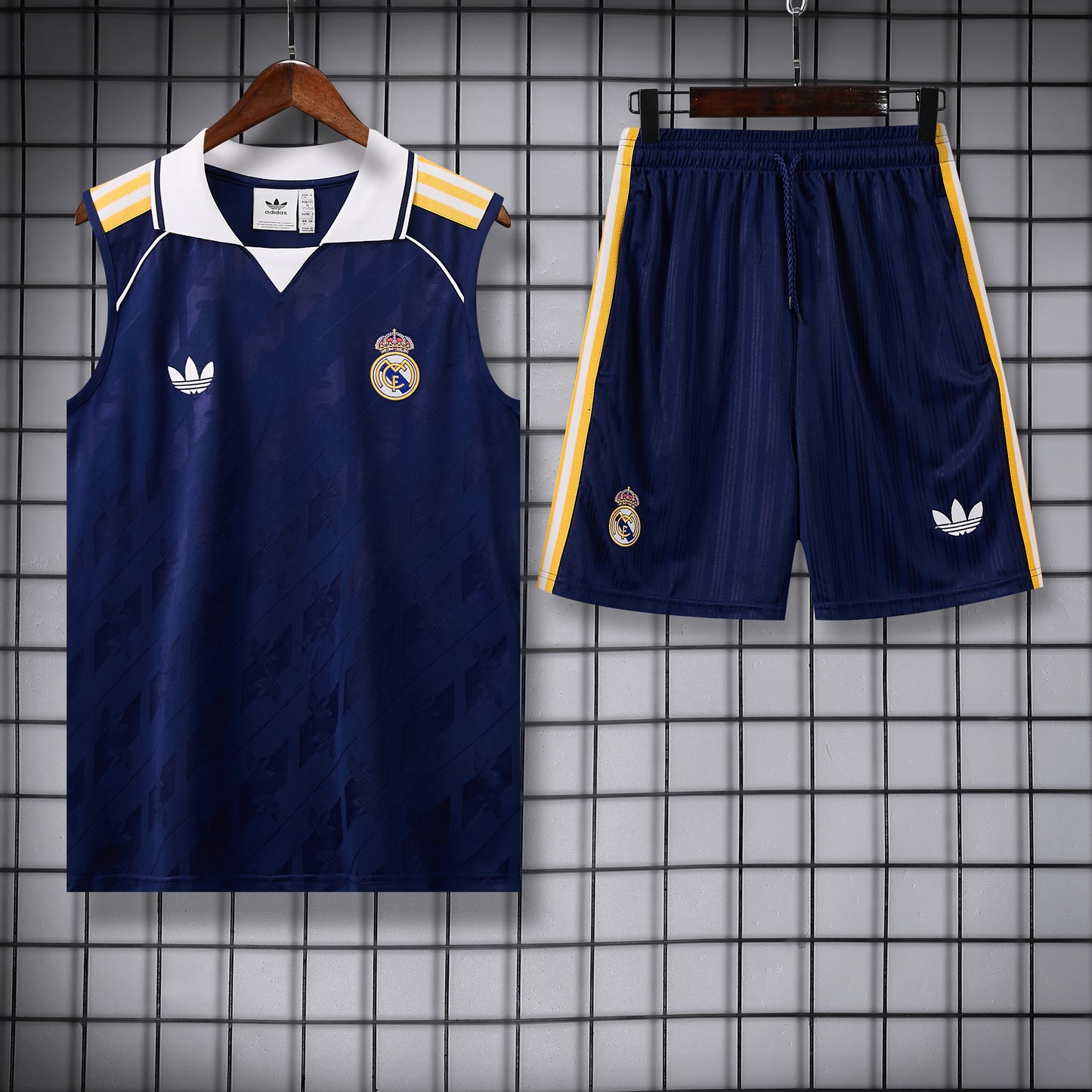 Real Madrid completo 2026-2027 con canottiera blu