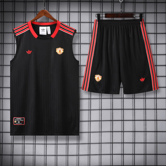 Manchester United Nero completo con canottiera 2025/26