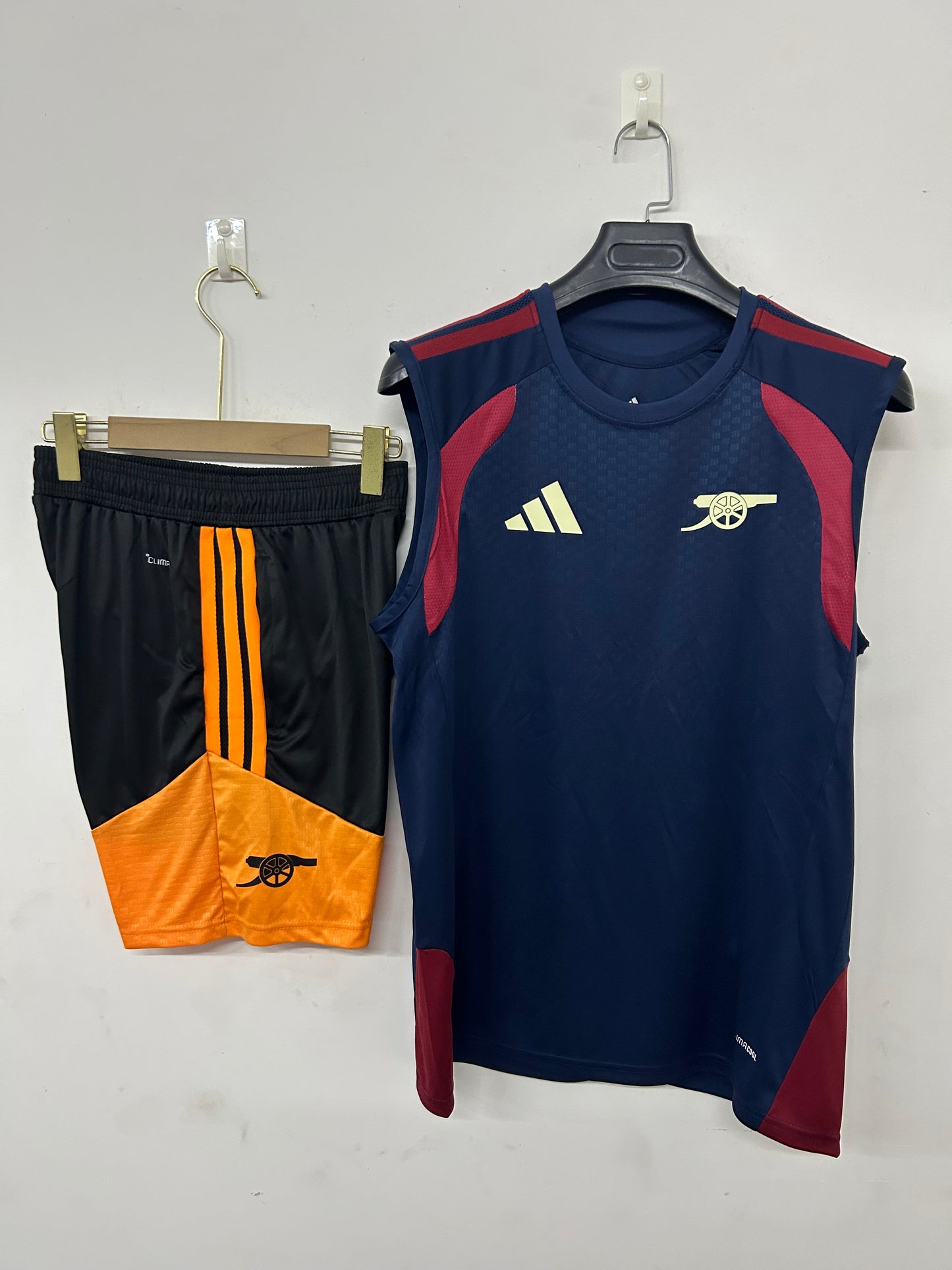 Arsenal completo blu con canottiera