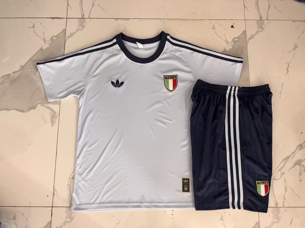 Italia completo 26-27