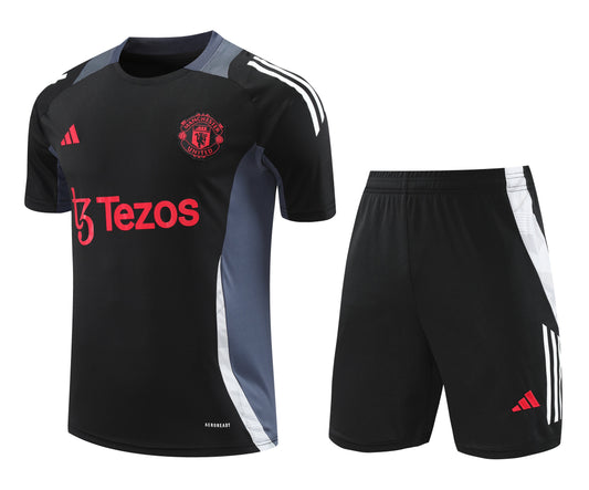Manchester United nero 2025