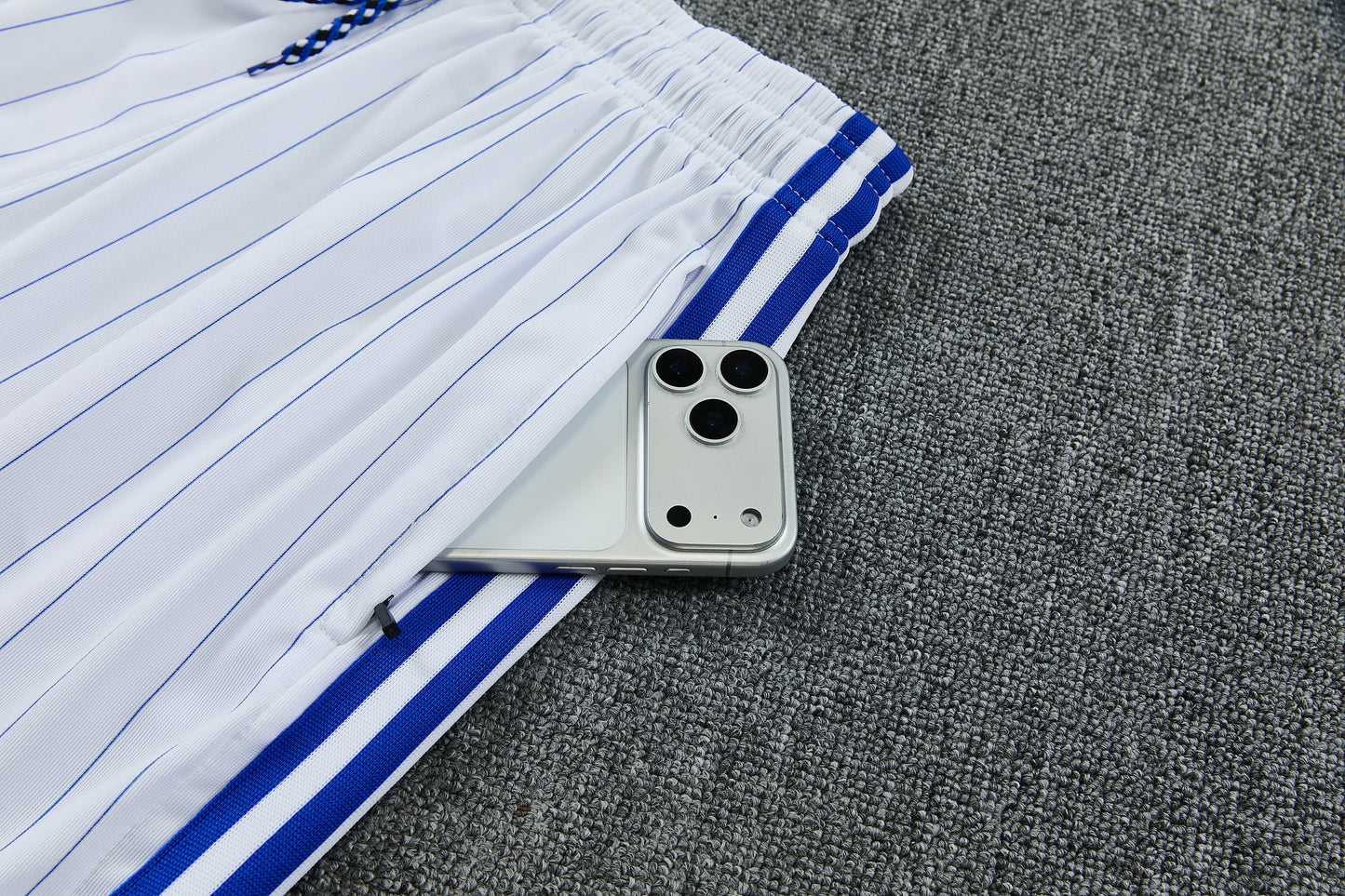 Chelsea completo azzurro rigato