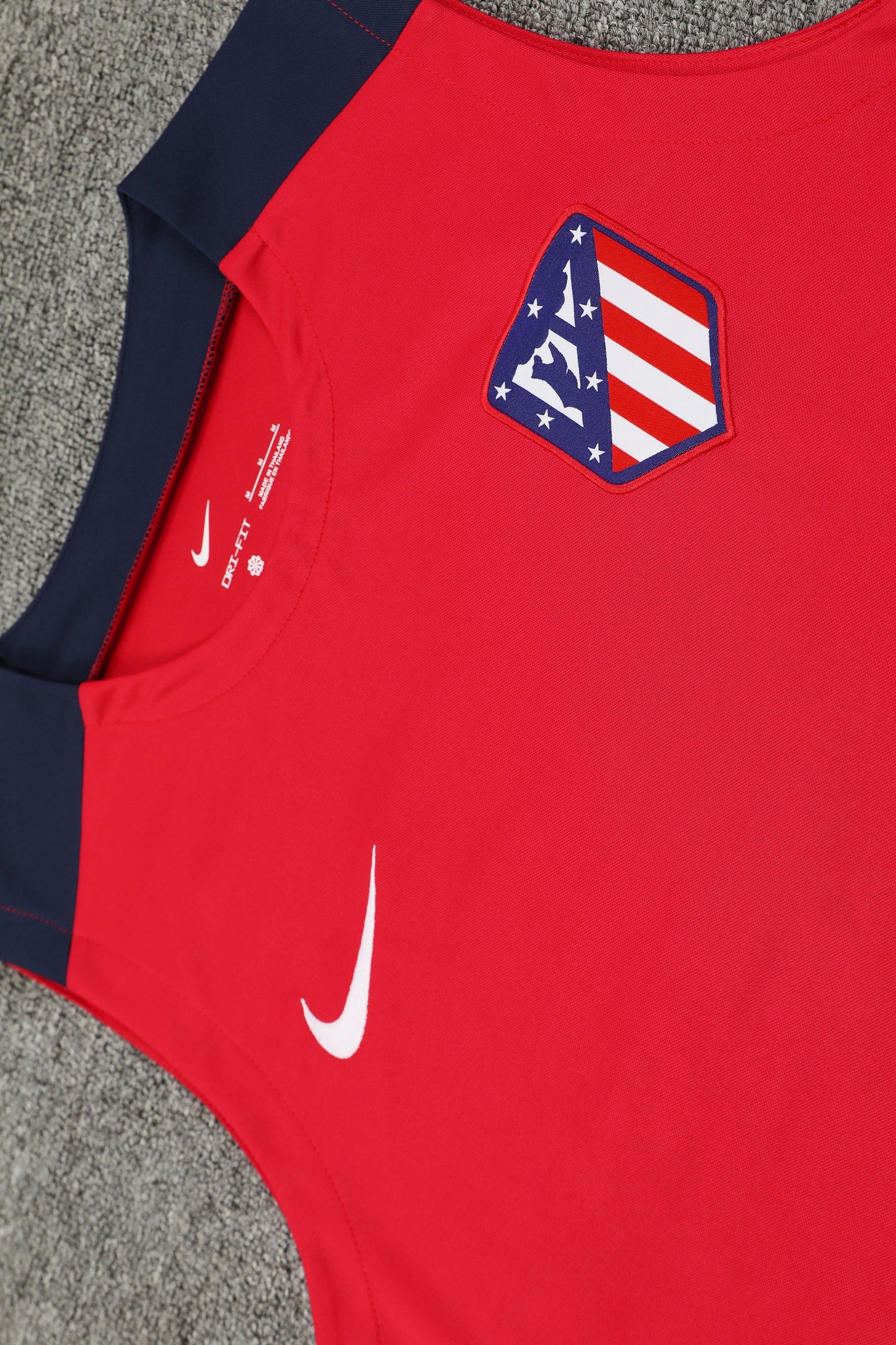 Atletico Madrid rosso completo con canottiera