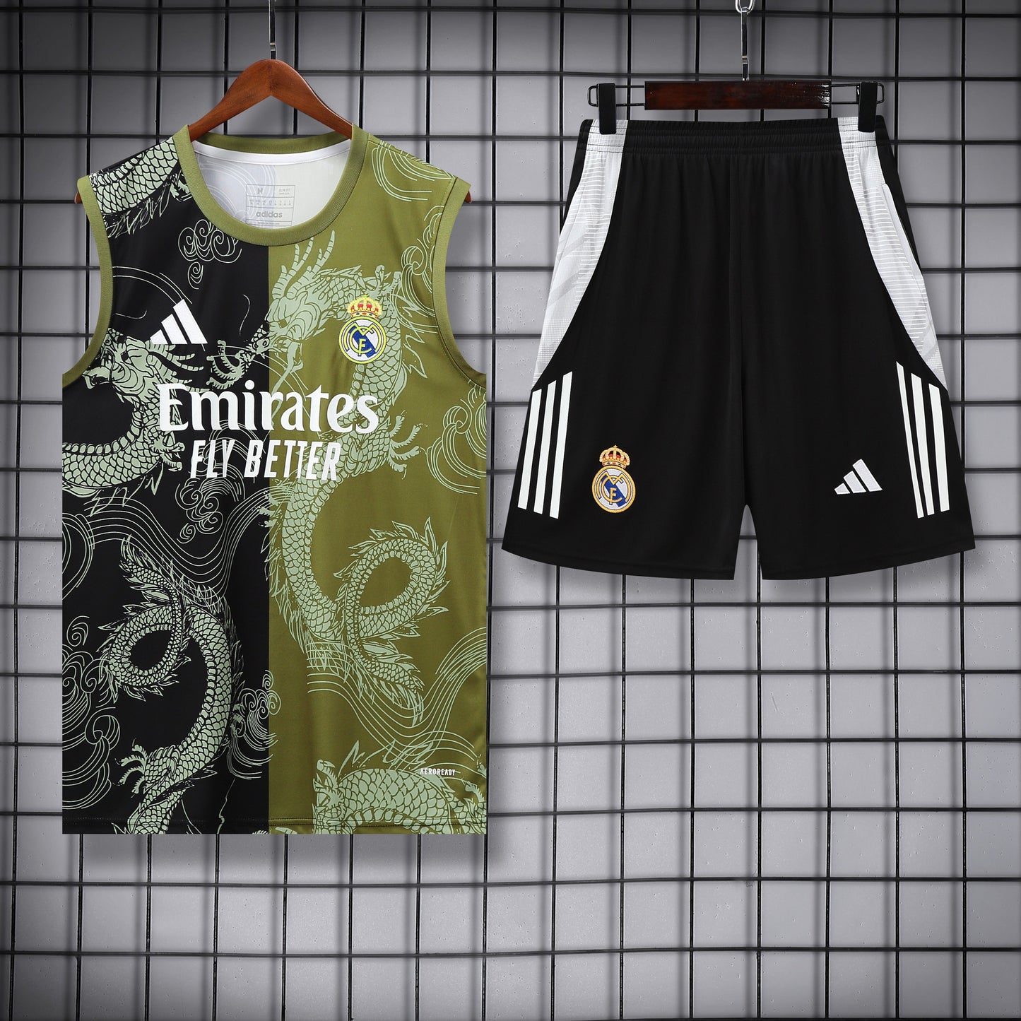 Real fantasy verde completo con canottiera 2025/26